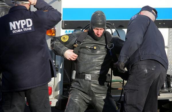 GettingsuitedBobgettingahandNYPD