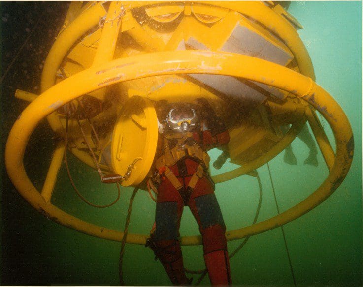 Diving Bell Smashes the Bottom