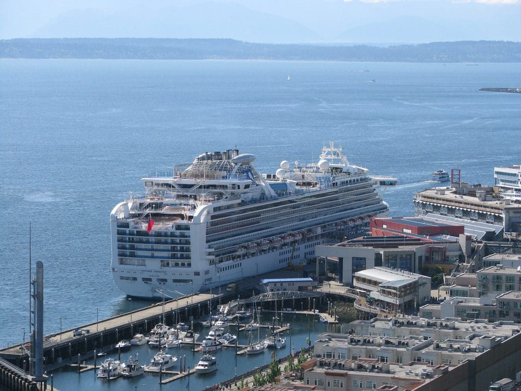 Update: Costa Concordia Begins Navigation Towards Genoa