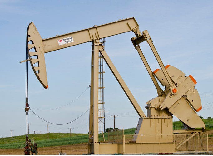 Wood Mac: US Onshore Well Count to Fall by 26% in 2015