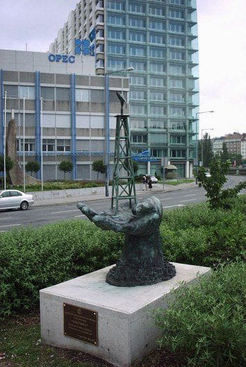 Indonesia’s Energy Minister Seeks To Rejoin OPEC