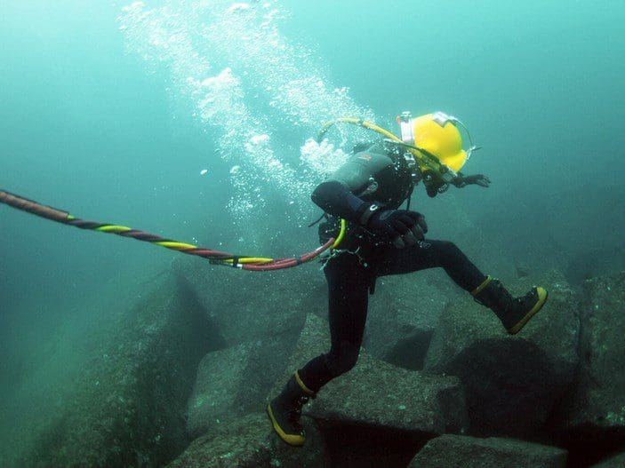 COMMERCIAL DIVING IN TEXAS: AN INTRIGUING YET HAZARDOUS PROFESSION