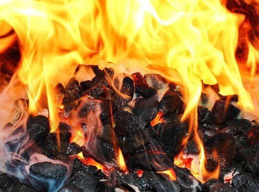 Cheap Coal Threatens LNG’s Toehold in Fast Expanding Philippines