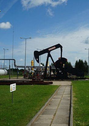 Mining Jobs Down 4,500; Loss of 2,700 in Oil, Gas Extraction