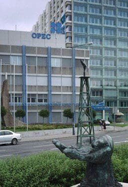 OPEC Seen Holding the Line as $40 Oil Looms Over Vienna Meeting