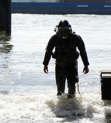 How To Get A Job As A Commercial Hardhat Diver