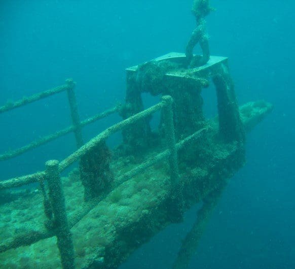 Italian Navy Minesweeper Inspects Destroyer Wreck