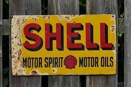 Shell Faces Rising Investor Discontent Over Executive Pay