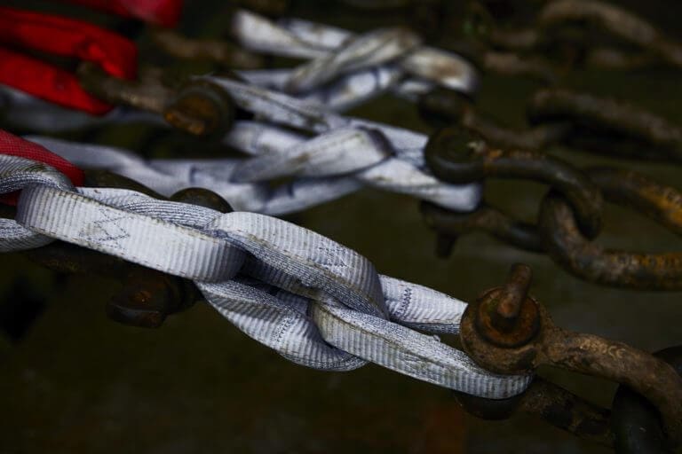 Synthetic Chains Made with Dyneema® Help Ensure Diver Safety